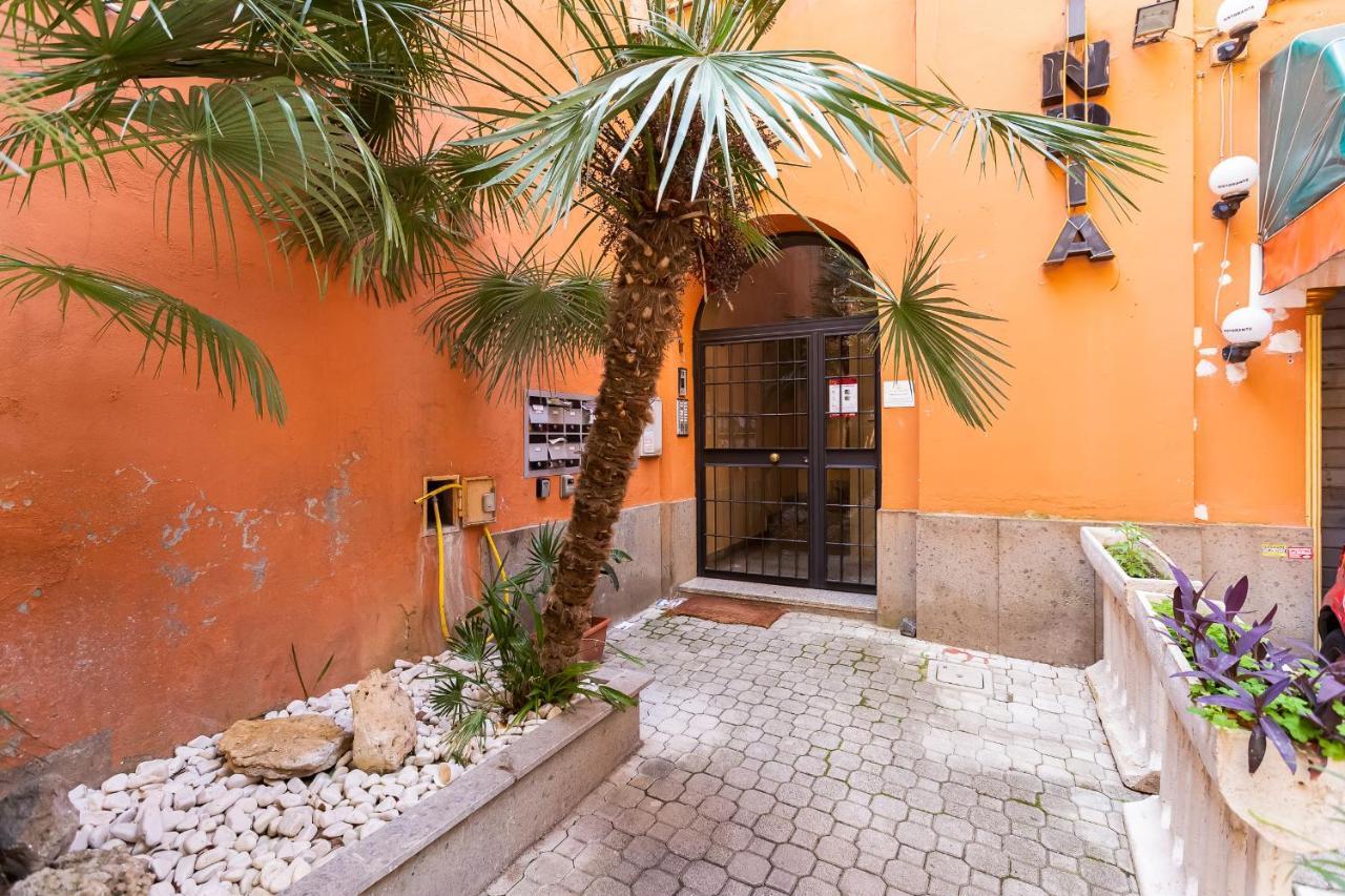Am House Colosseo Roma Esterno foto